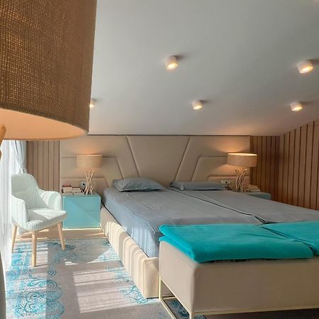 Pino - Villa, Casa, Cucina Е Terrazza Albena Bagian luar foto